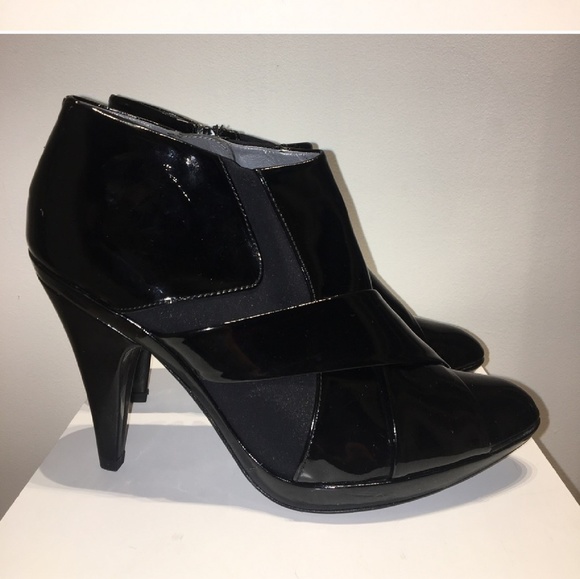 booties - Picture 2 of 5